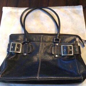 Naturalizer pebbled leather lined shoulder bag